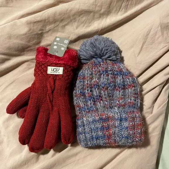 NWOT UGG hat and gloves to match - Picture 2 of 2